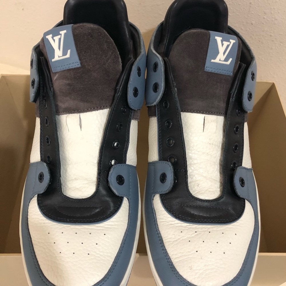 Louie Vuitton Men’s Sneakers (Size 9) - Picture 2 of 4